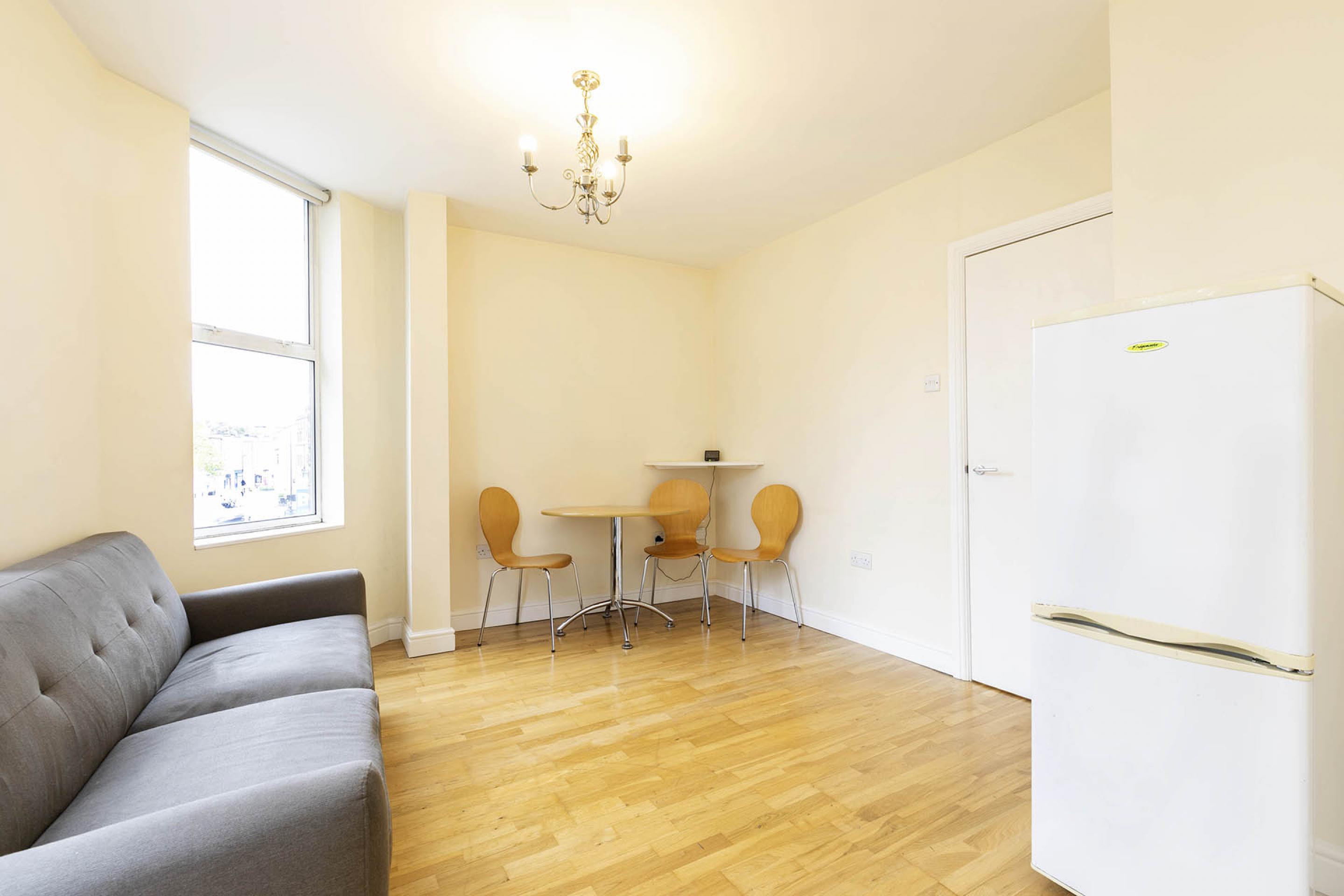 			1 Bedroom, 1 bath, 1 reception Apartment			 Mill Lane , West Hampstead NW6